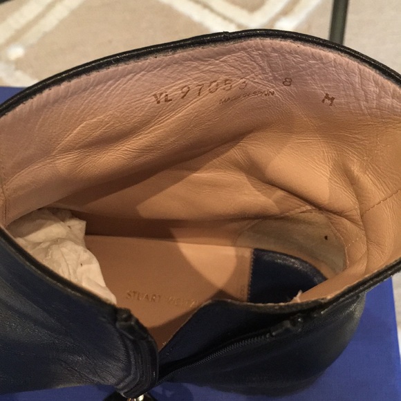 Stuart Weitzman Riley Ankle Zip Up Bootie with Lug Sole Black Size 8. Like New! - Picture 12 of 16
